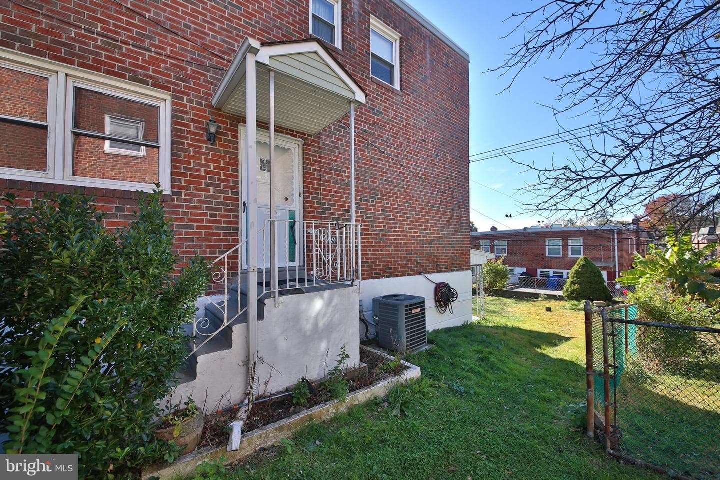 728 Kentwood Street photo 23