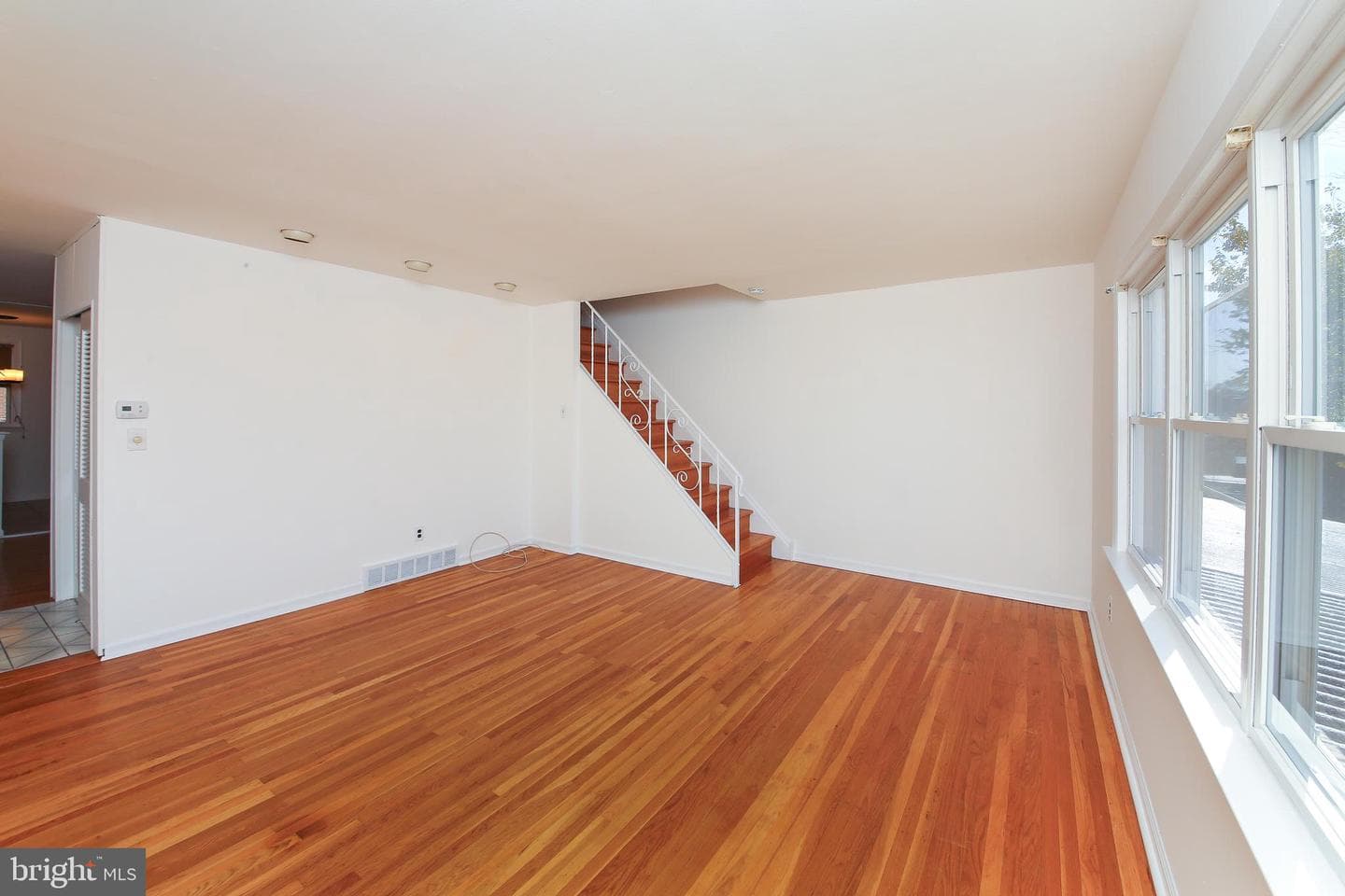 728 Kentwood Street photo 4