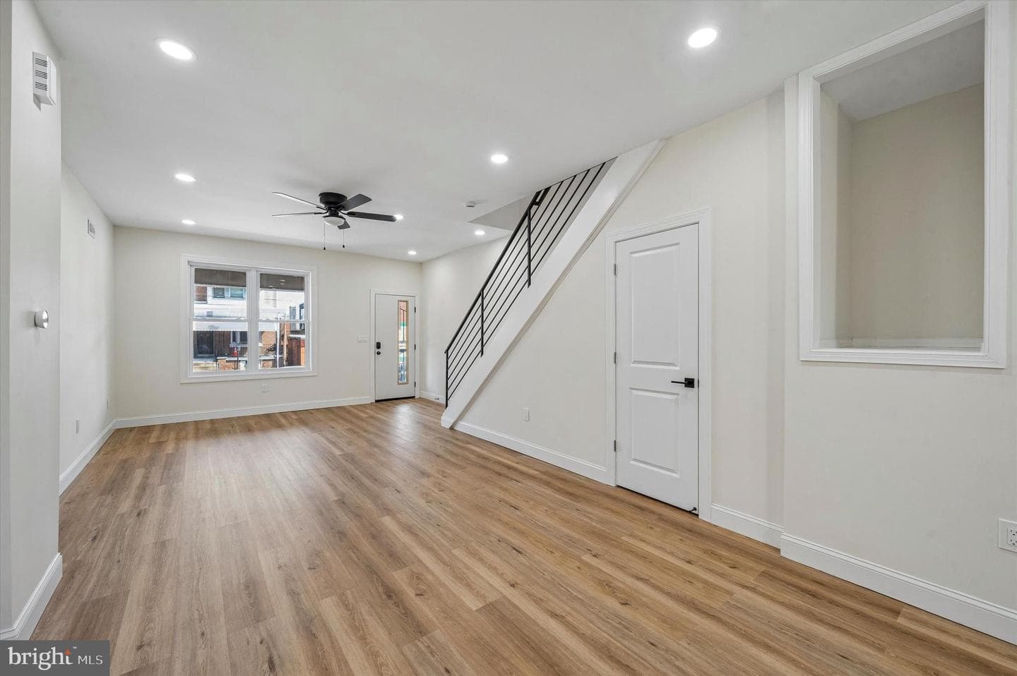 5612 Larchwood Avenue photo 3