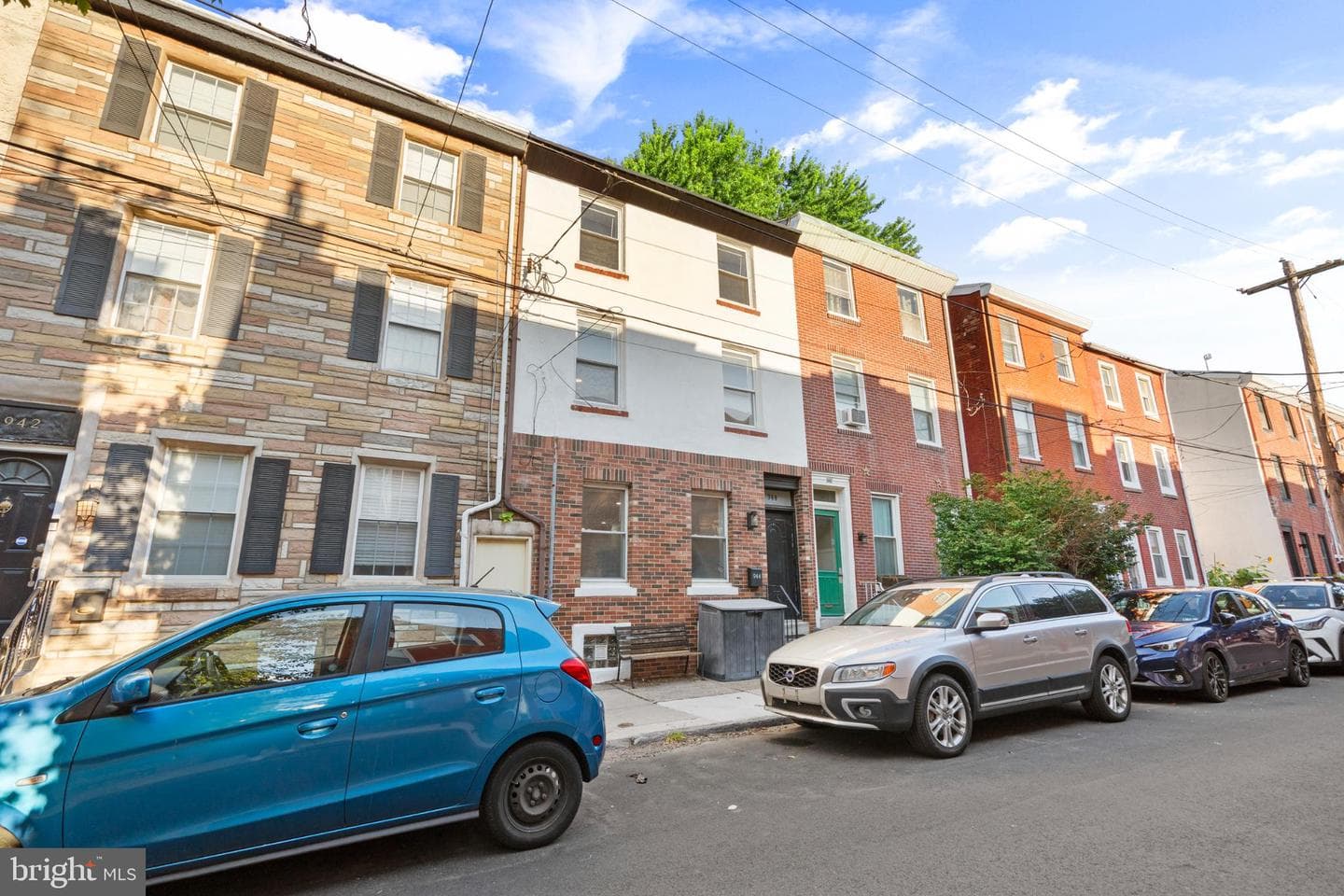 944 N Randolph Street photo 2
