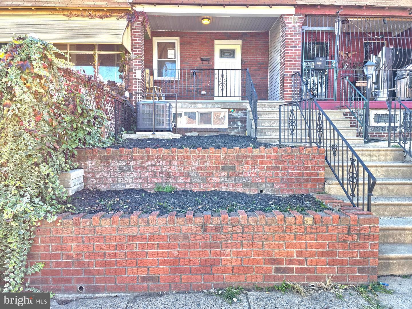 3934 Howland Street photo 3