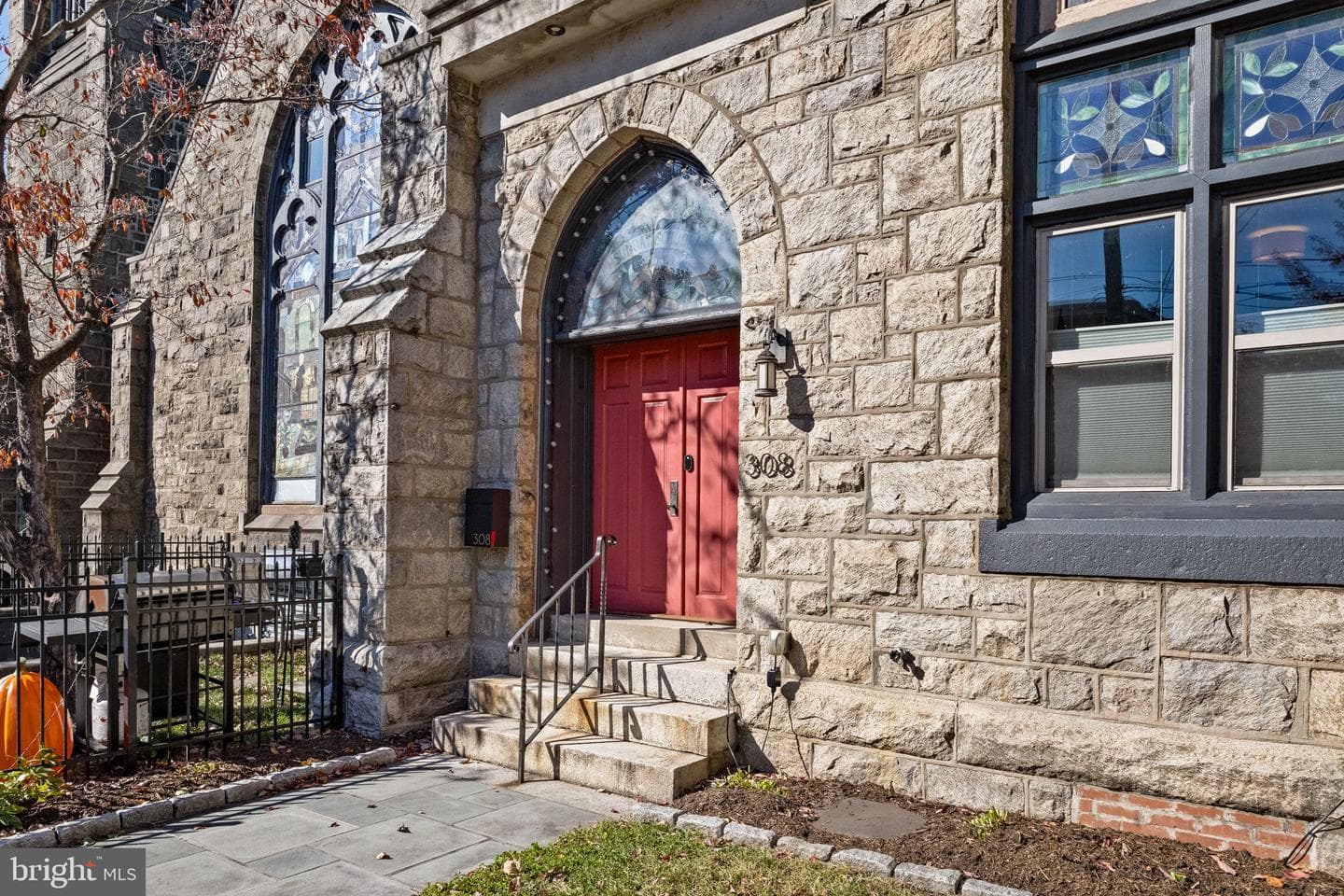 308 Monastery Avenue photo 5