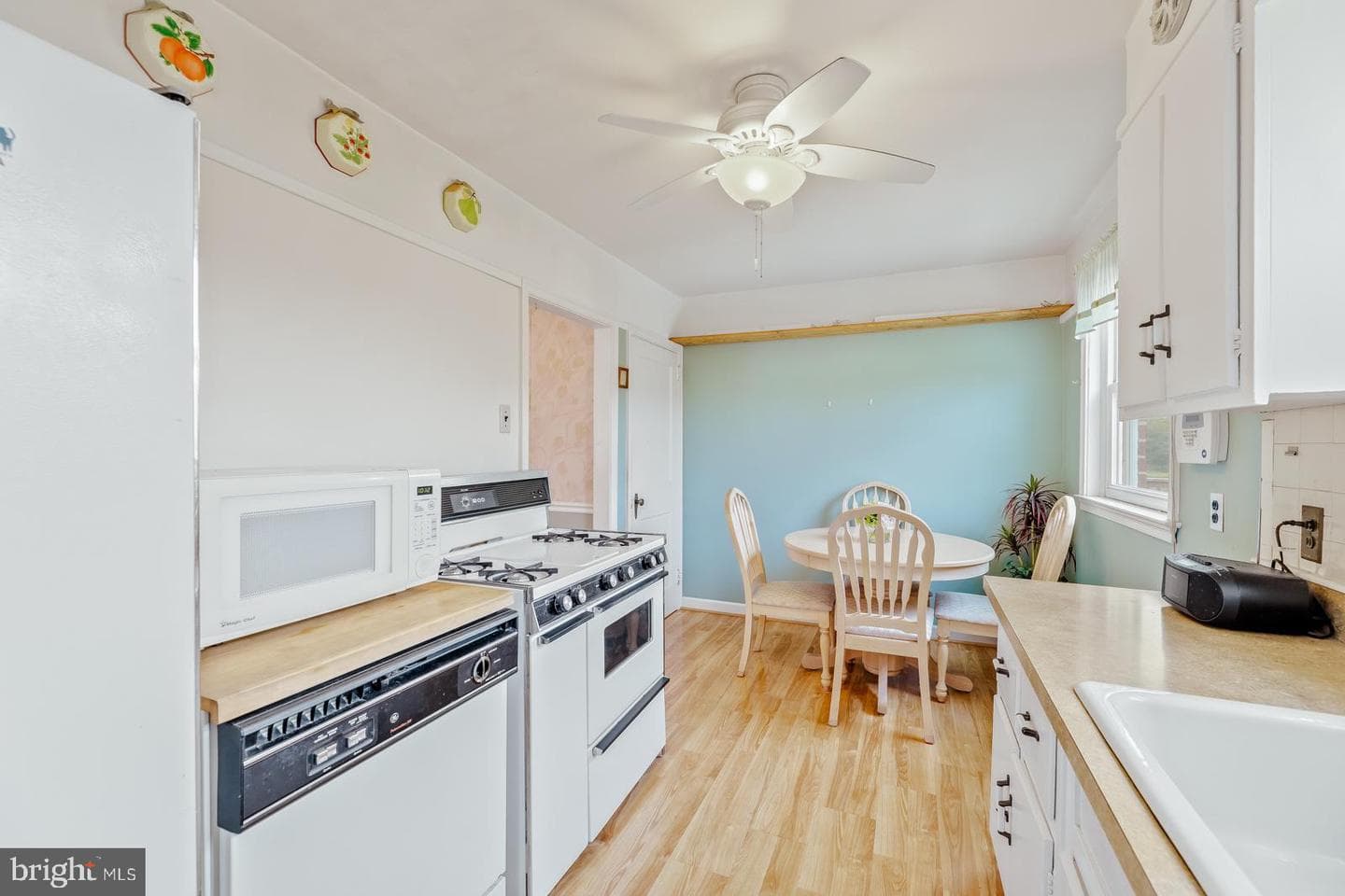 2818 Sandyford Avenue photo 9