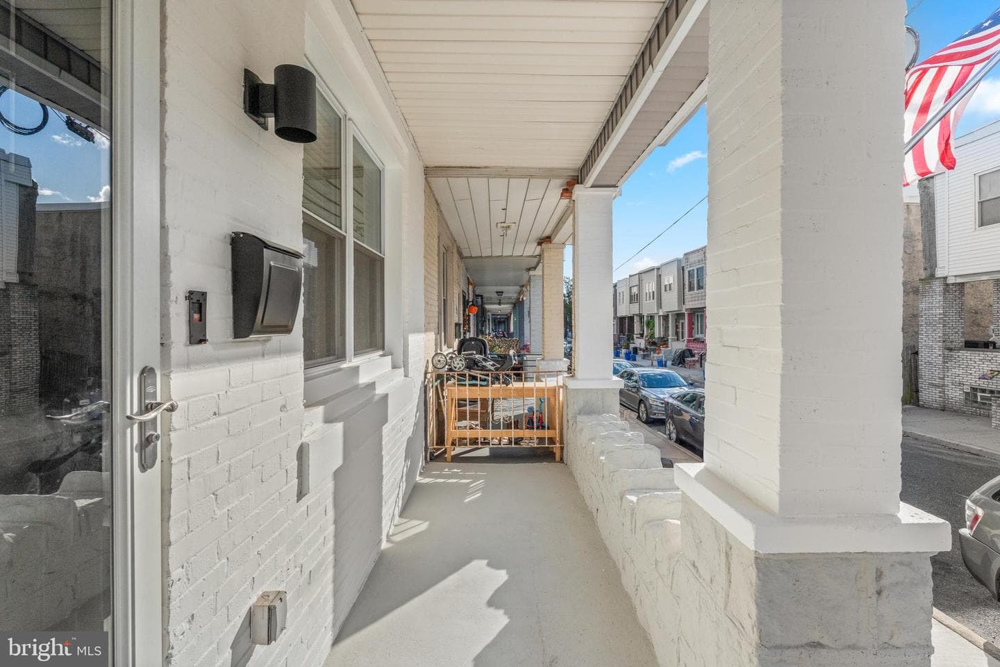 345 Roseberry Street photo 2