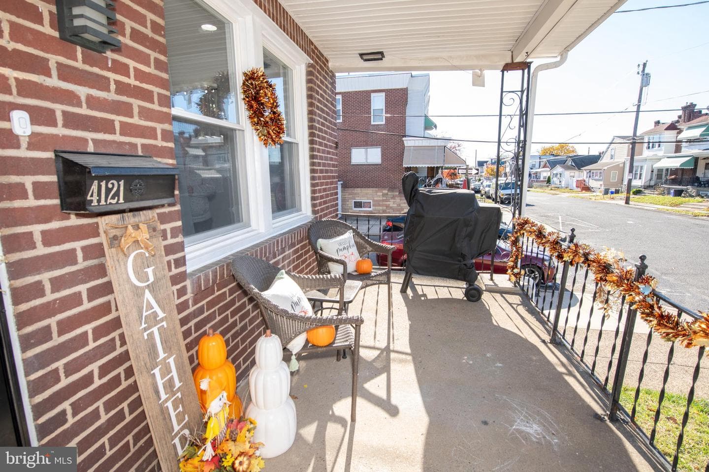 4121 E Howell Street photo 2