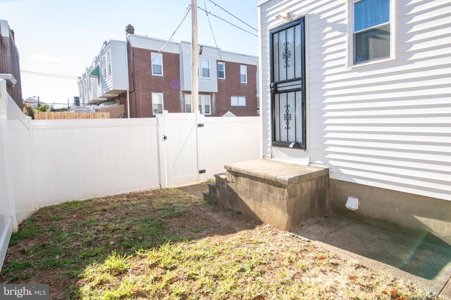 4121 E Howell Street photo 27