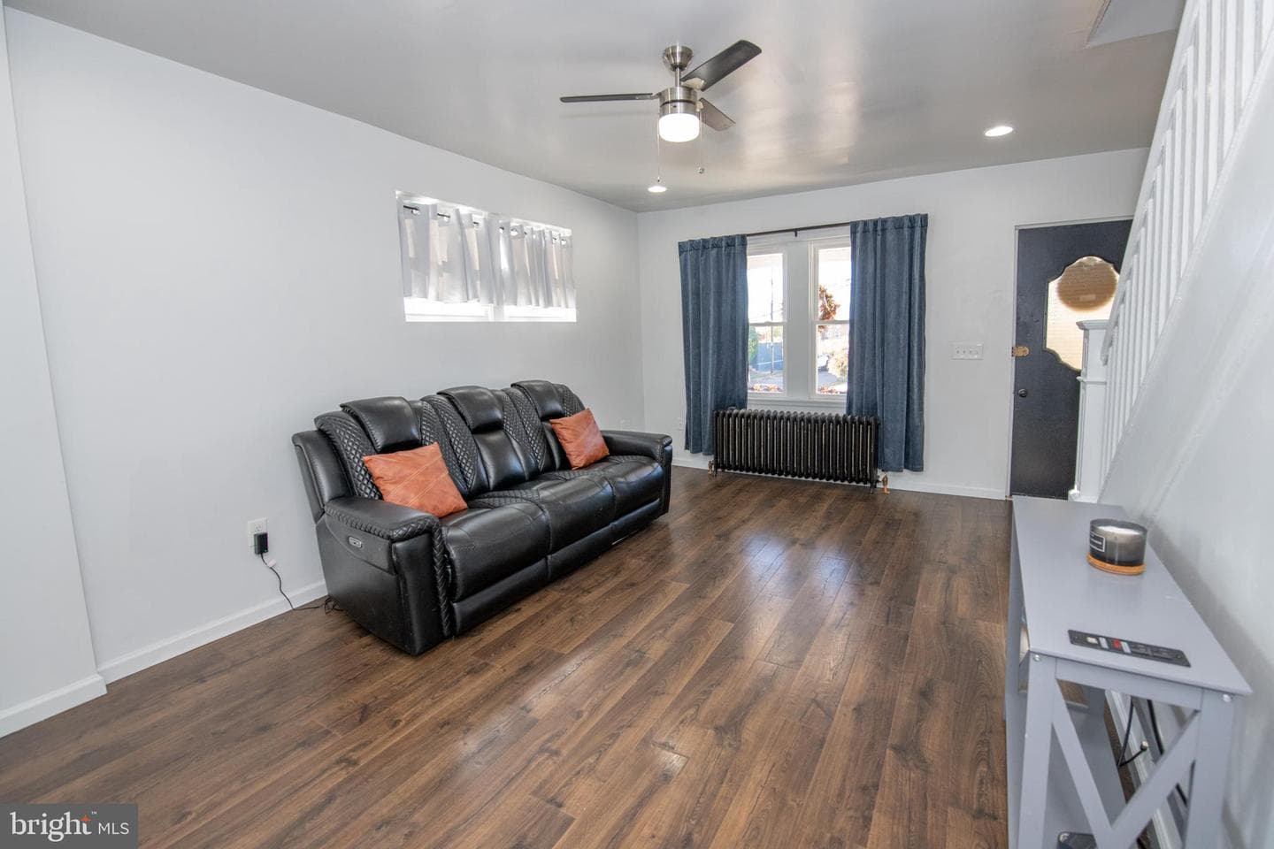 4121 E Howell Street photo 3