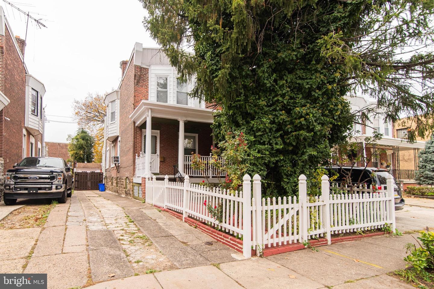 640 Levick Street photo 1