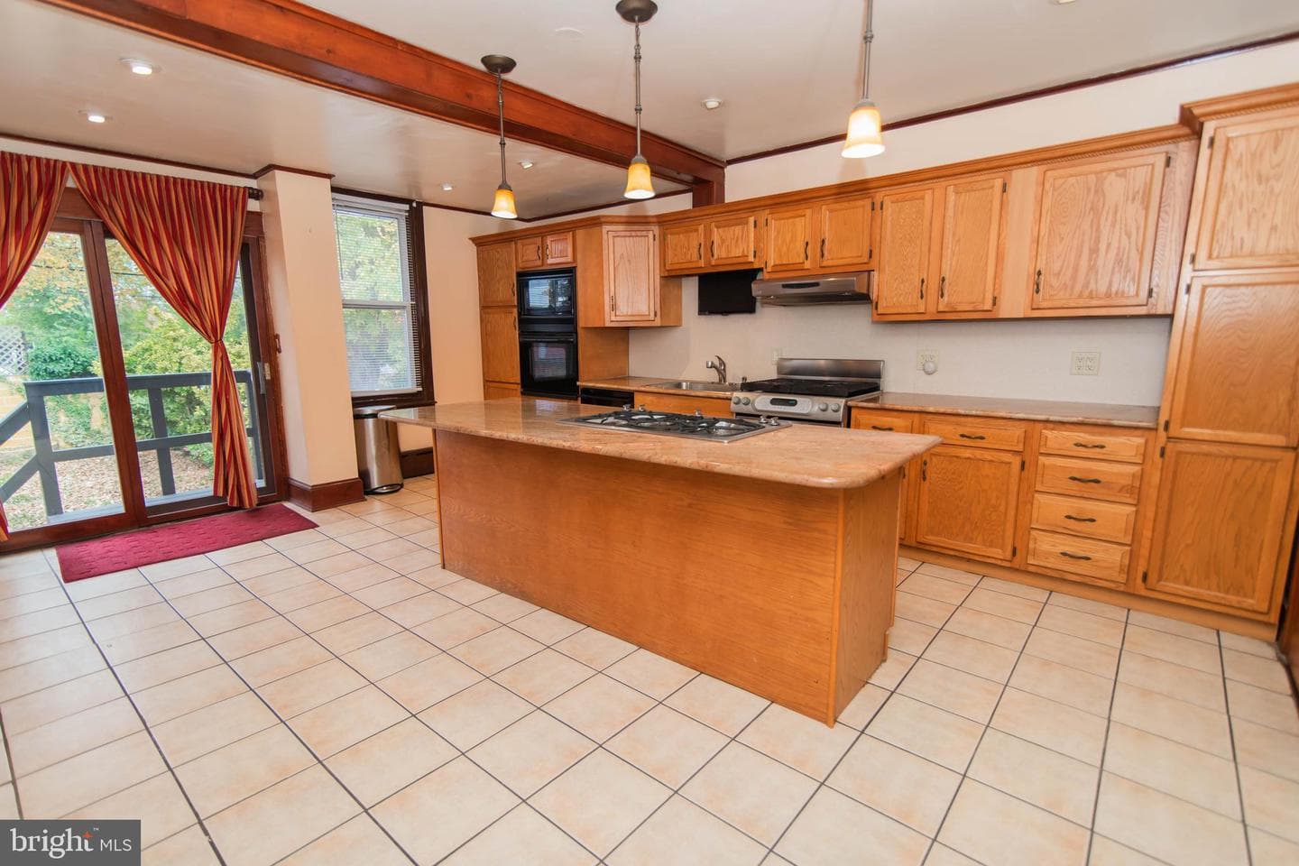 640 Levick Street photo 15