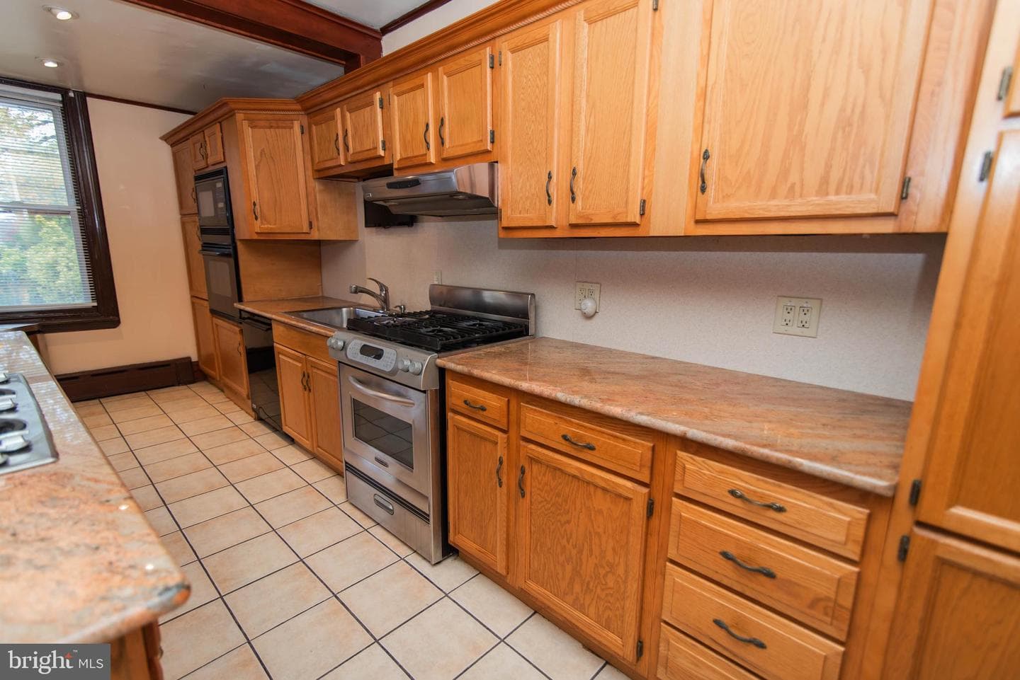640 Levick Street photo 17