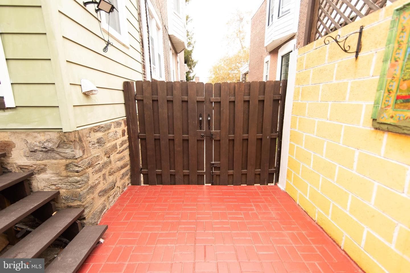 640 Levick Street photo 28