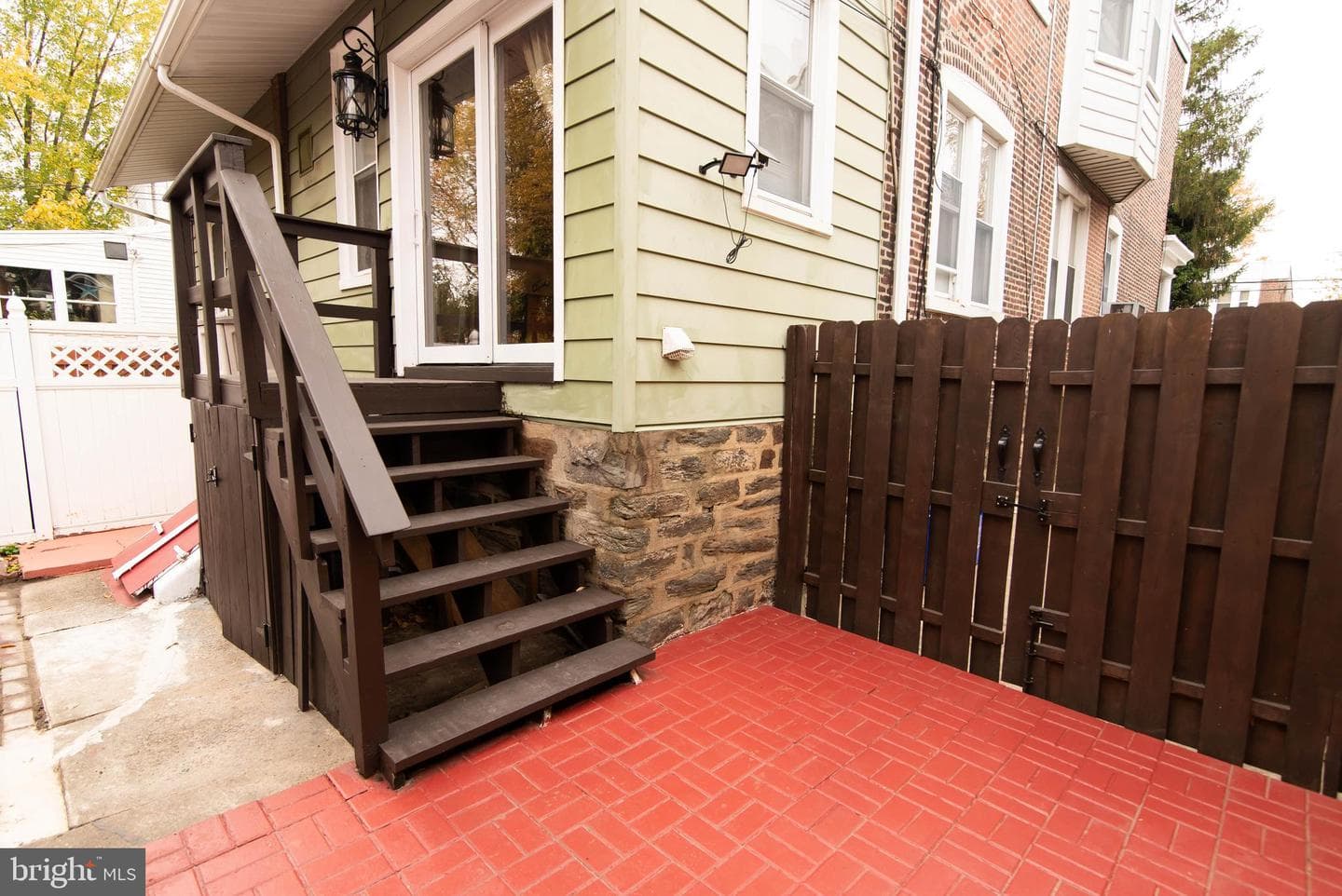 640 Levick Street photo 29