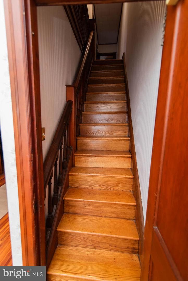 640 Levick Street photo 36