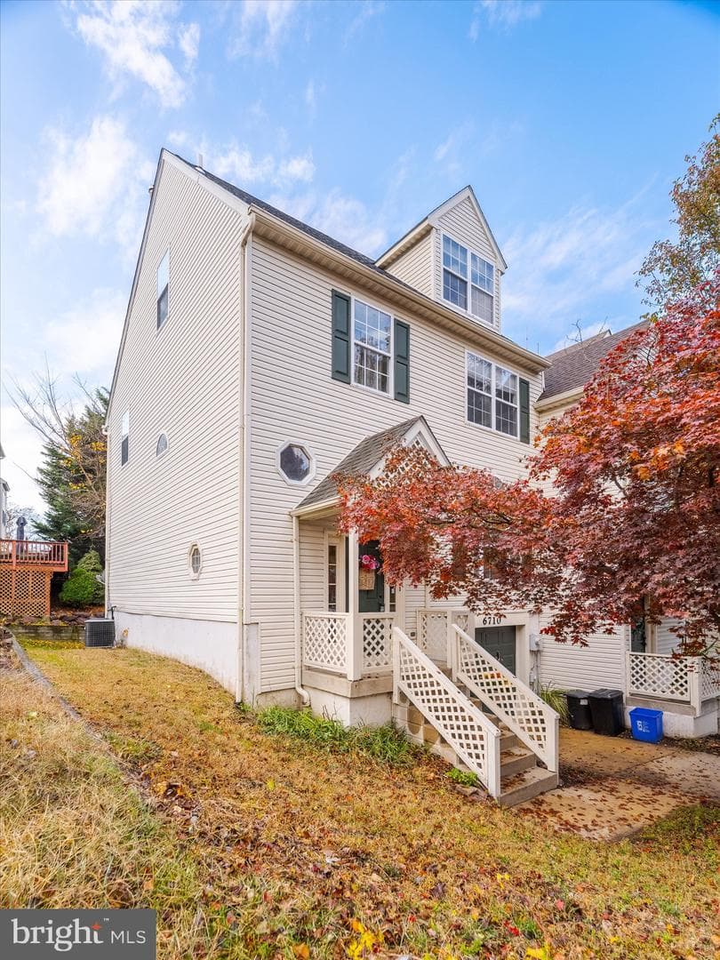 6710 Cinnamon Drive photo 3