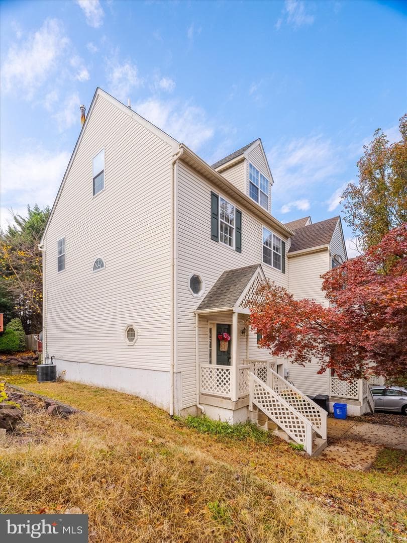 6710 Cinnamon Drive photo 4