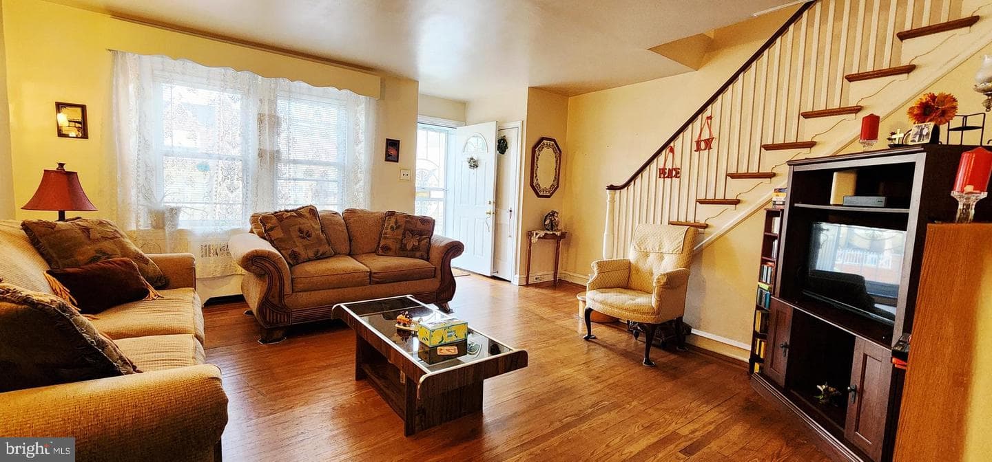 5624 Arbor Street photo 3