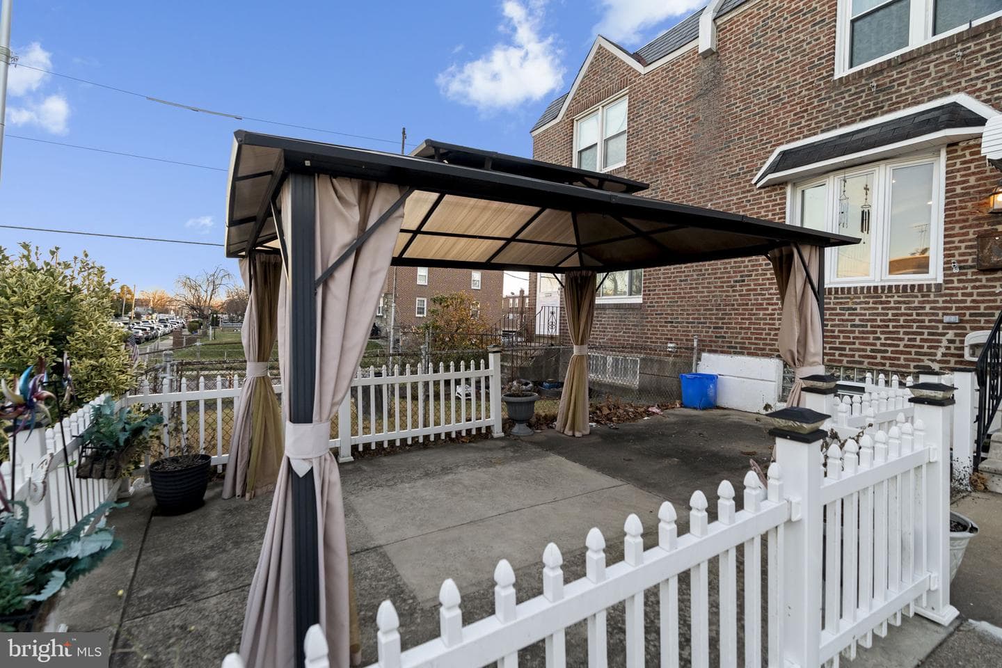 3348 Ashville Street photo 2