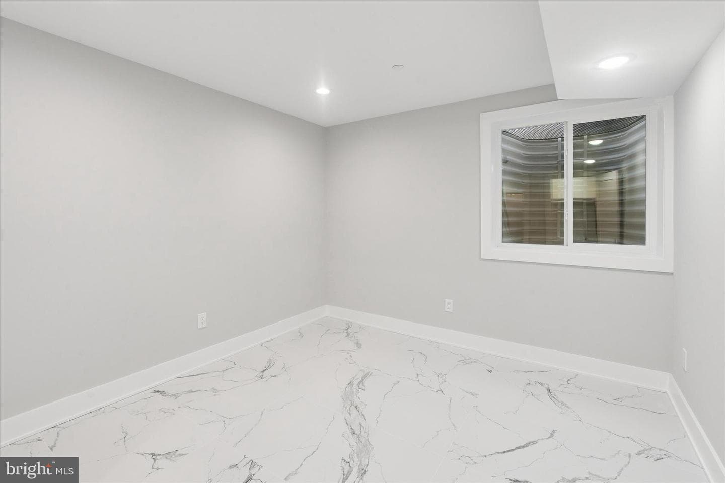 408-410 Cantrell Street photo 10