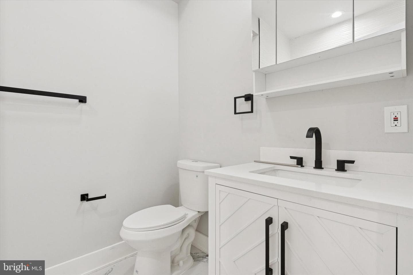 408-410 Cantrell Street photo 16