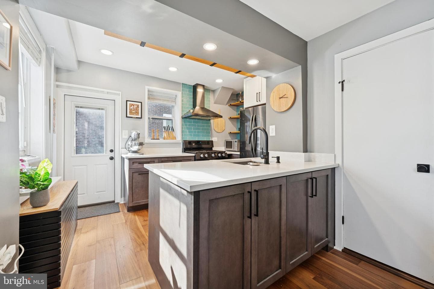 2366 E Fletcher Street photo 12