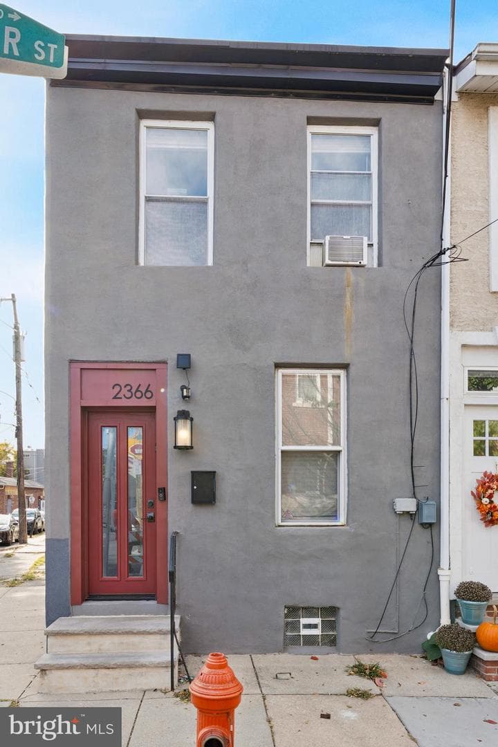 2366 E Fletcher Street photo 2