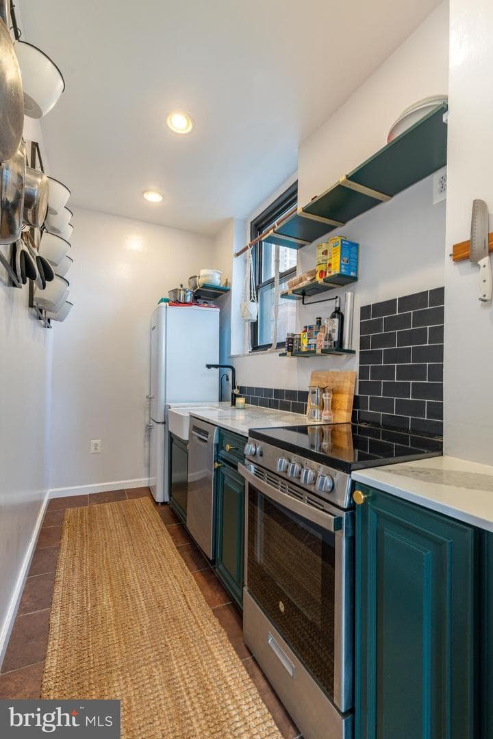 250 S 13th Street #3e photo 9