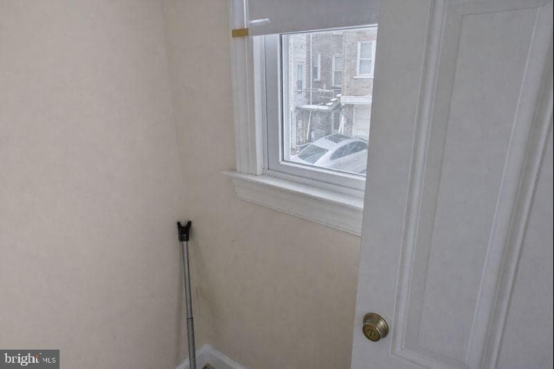 5754 W Oxford Street photo 12