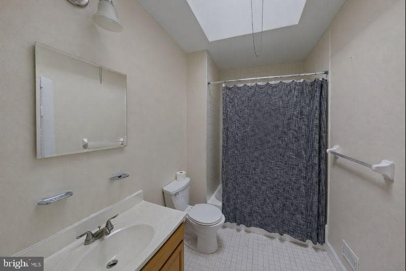 5754 W Oxford Street photo 22