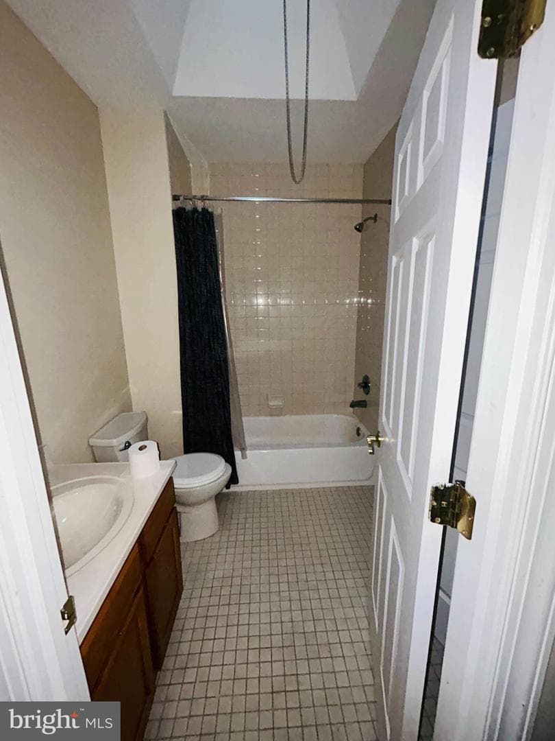 5754 W Oxford Street photo 23