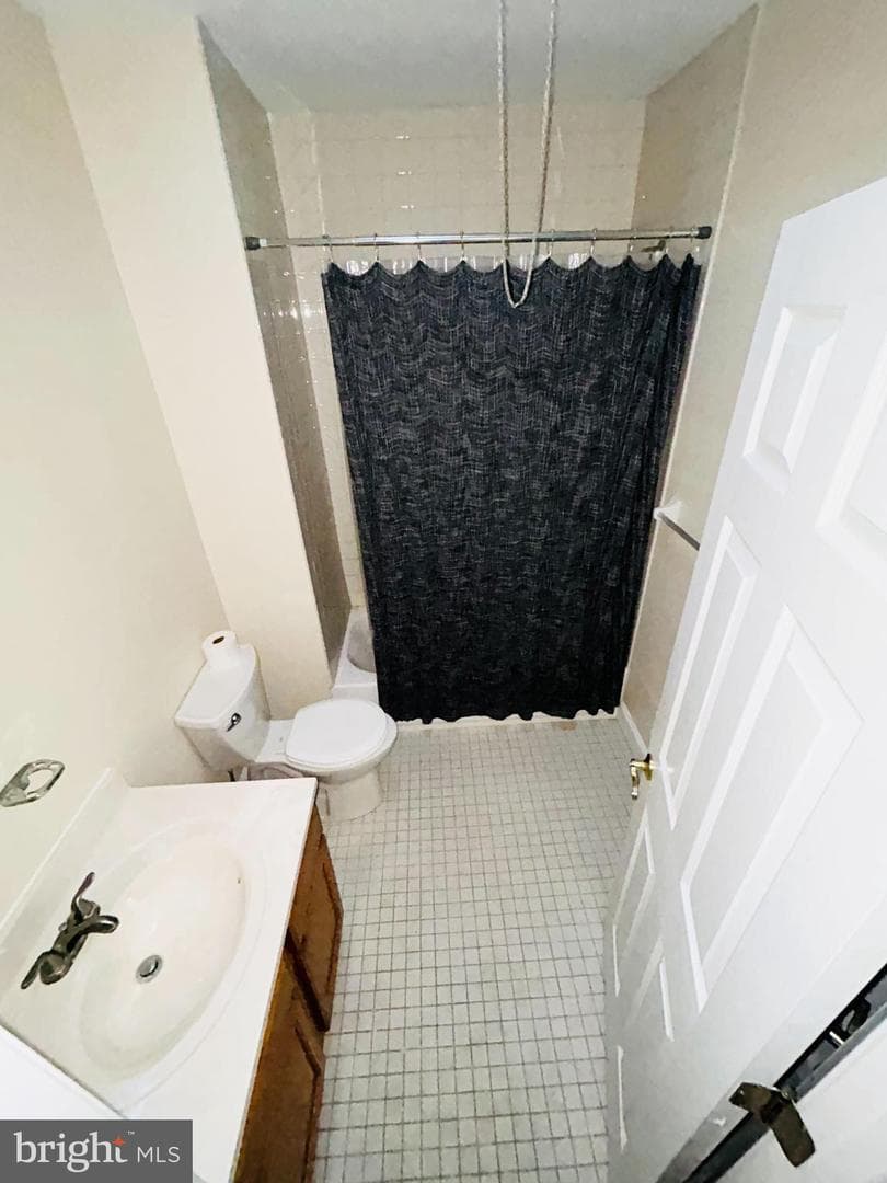 5754 W Oxford Street photo 24