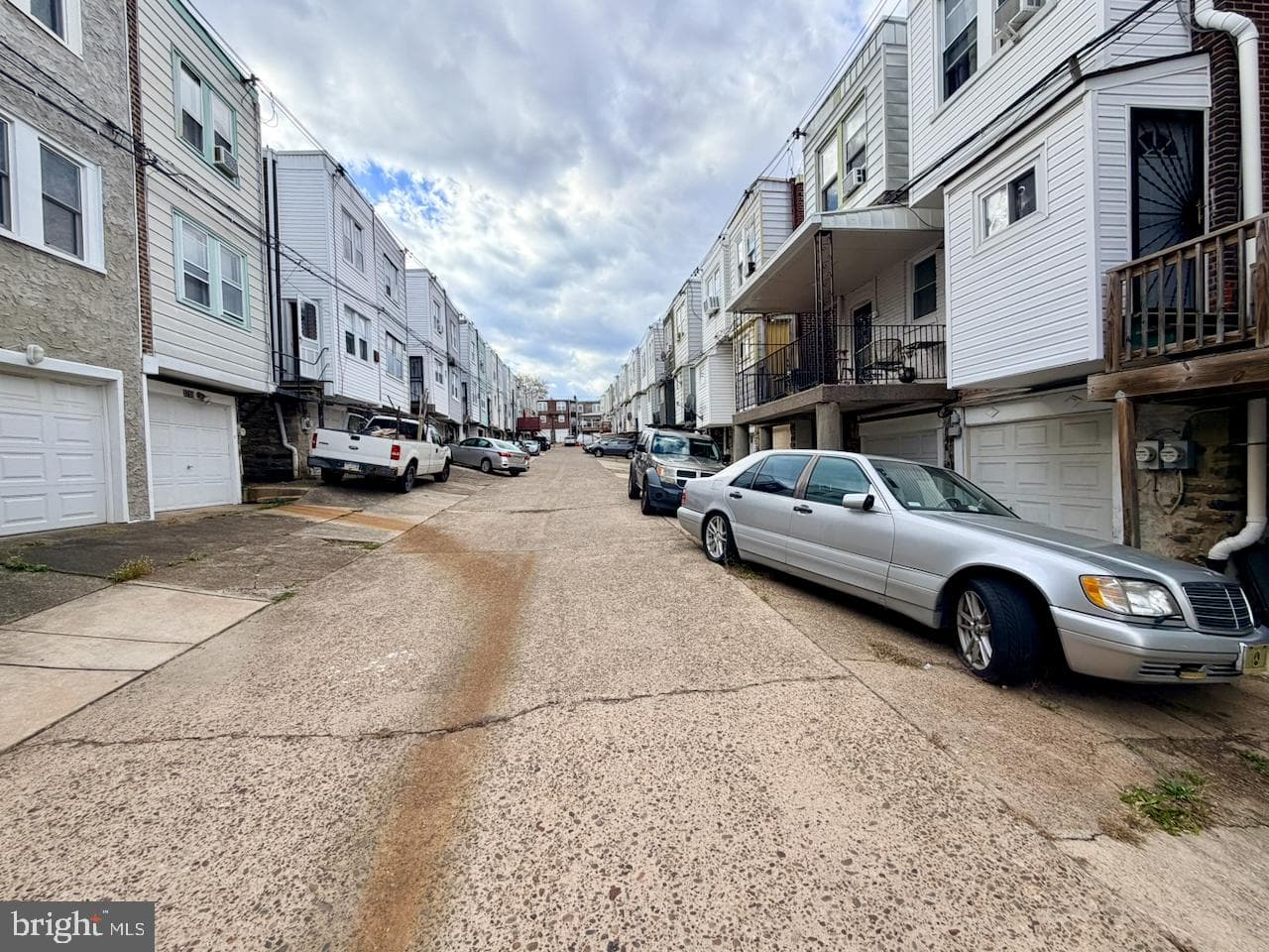 5754 W Oxford Street photo 28