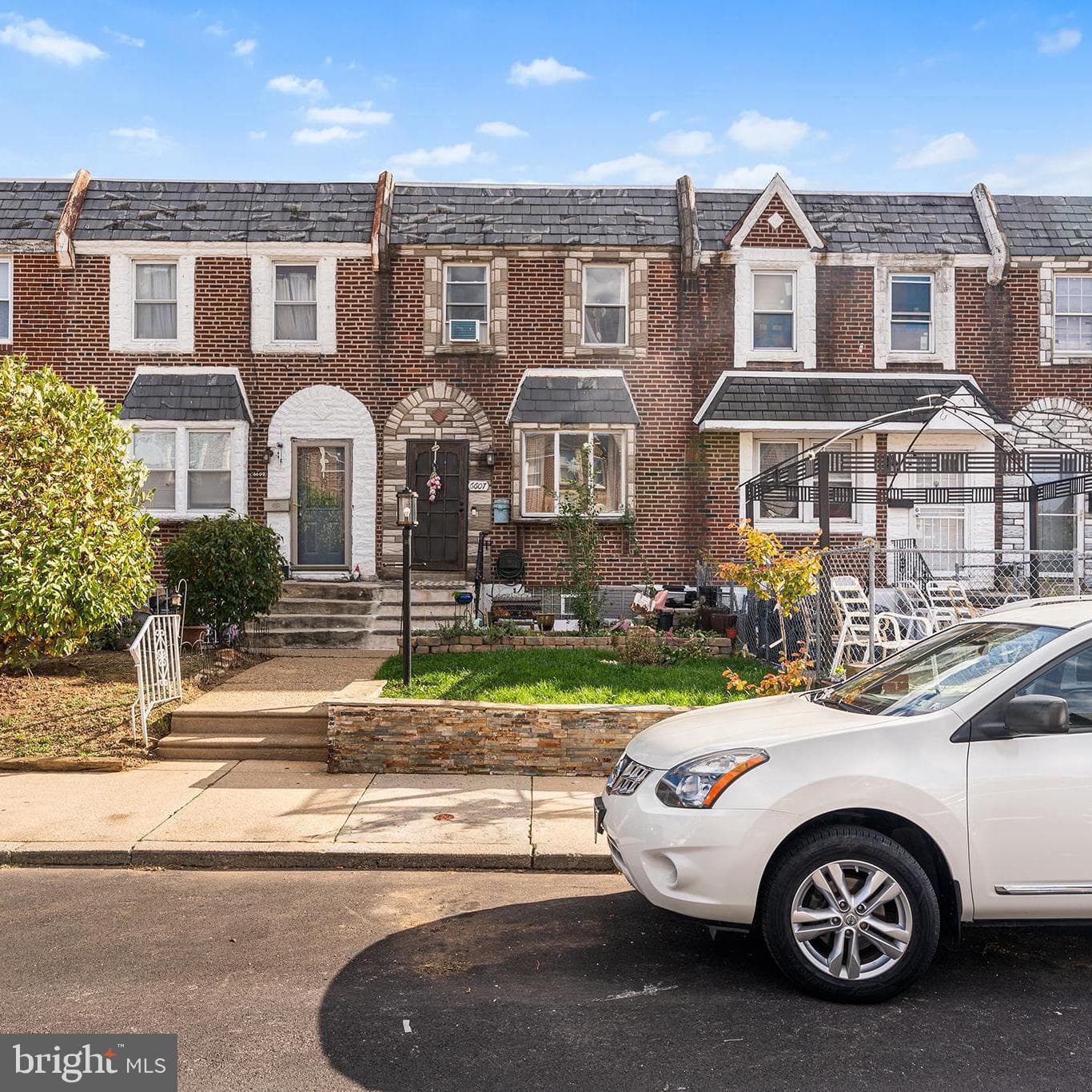 6607 Gillespie Street photo 2