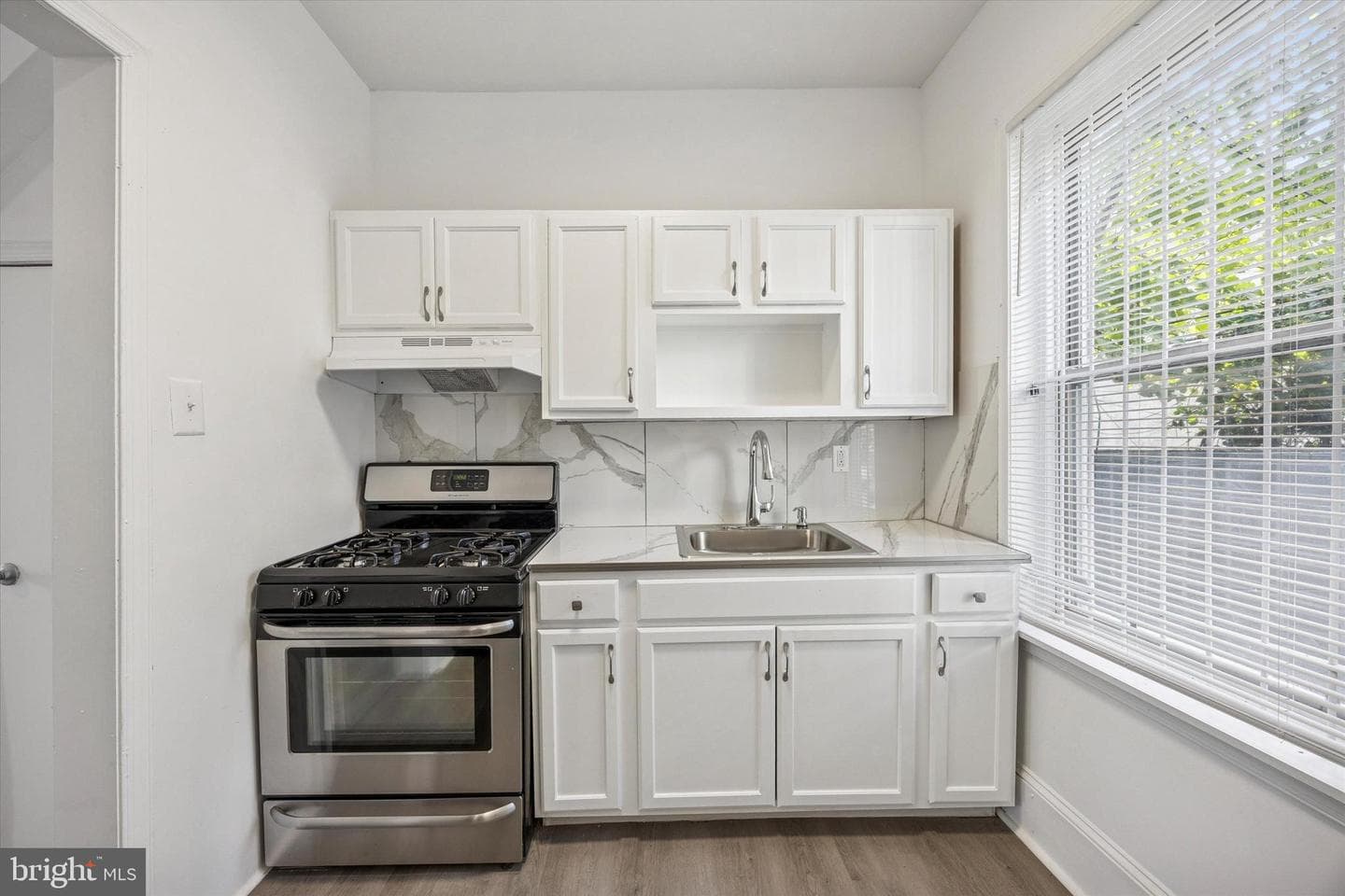 2218 N Gratz Street photo 10