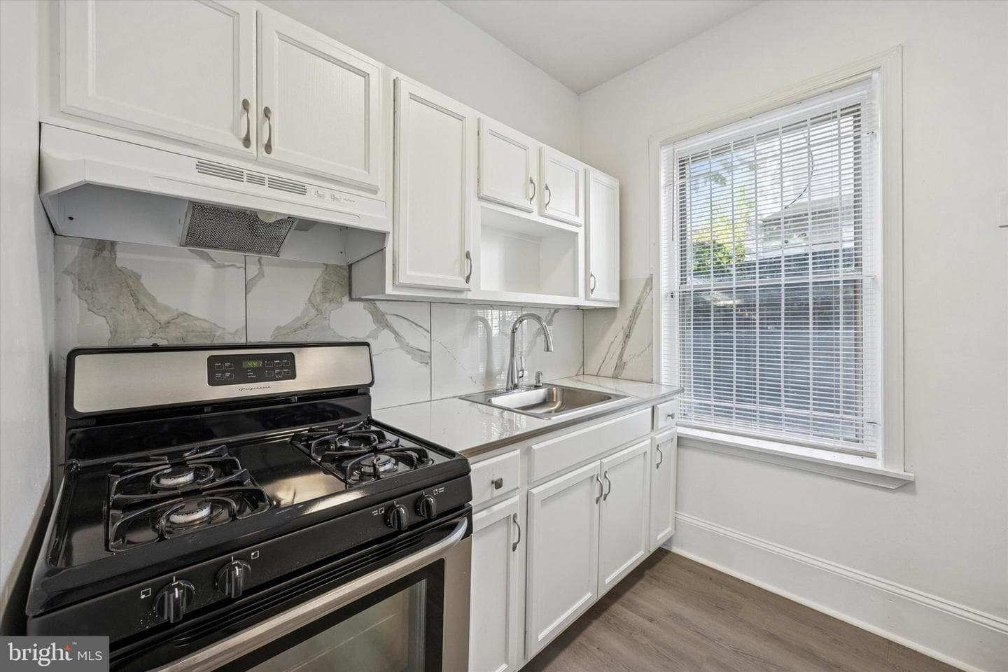 2218 N Gratz Street photo 8
