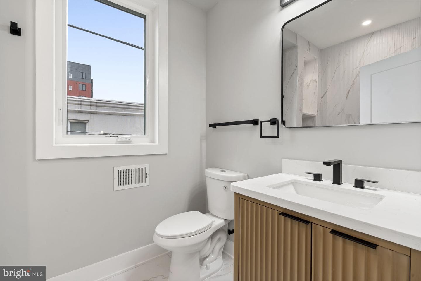 2619 Cedar Street photo 21