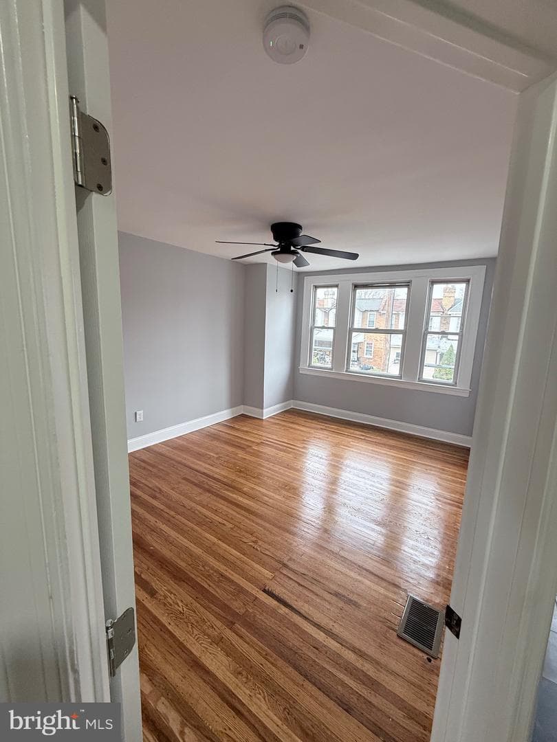 1124 E Stafford Street photo 15