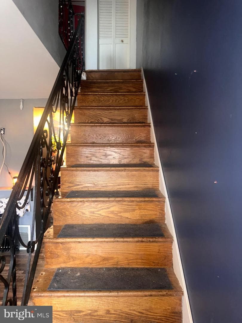 7141 Walker Street photo 4