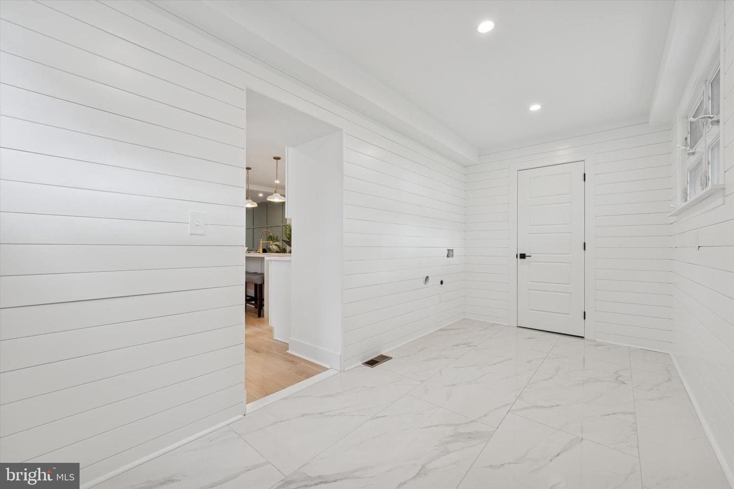 409 Martin Street photo 7