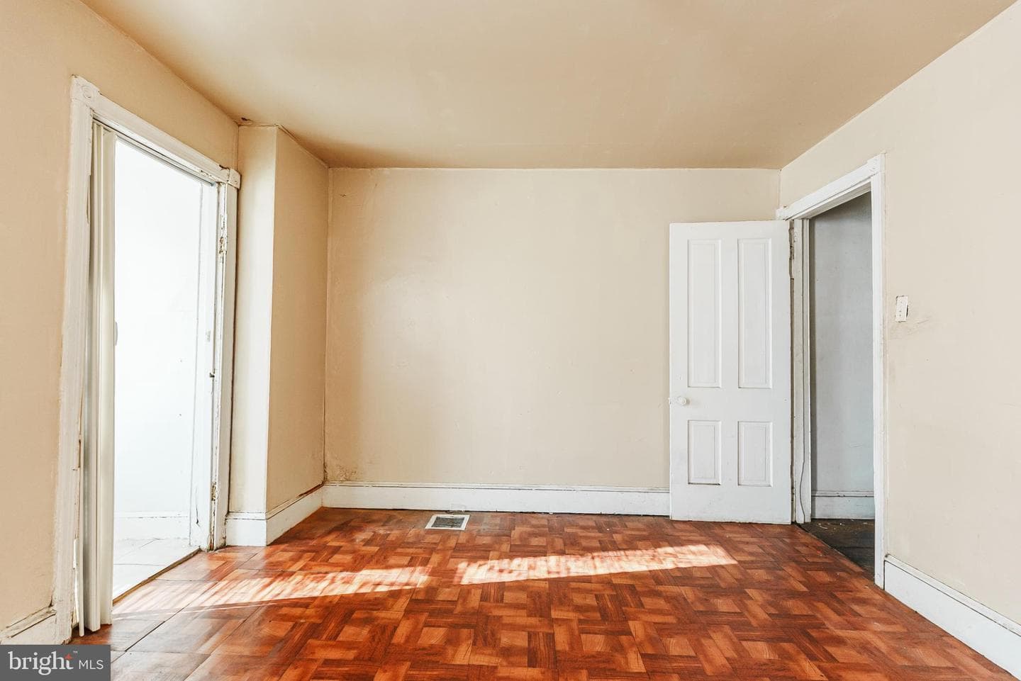 1350 S Melville Street photo 14