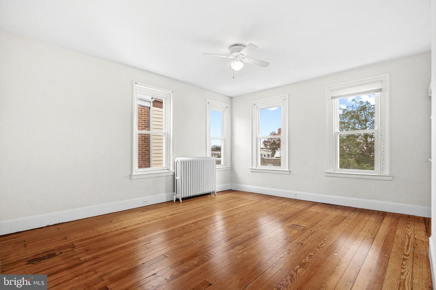 542 Martin Street photo 10