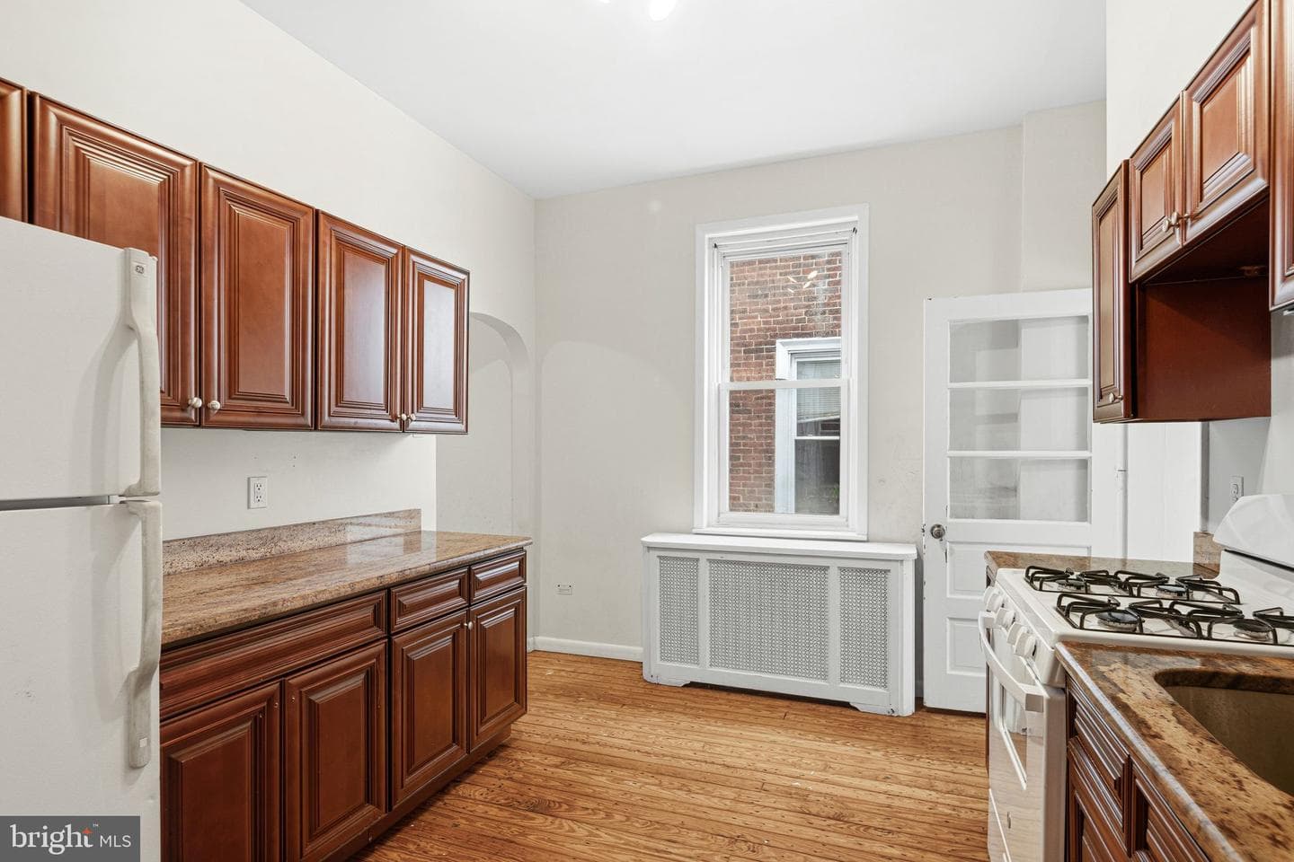 542 Martin Street photo 7