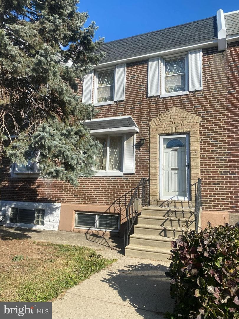 2909 Elbridge Street photo 1