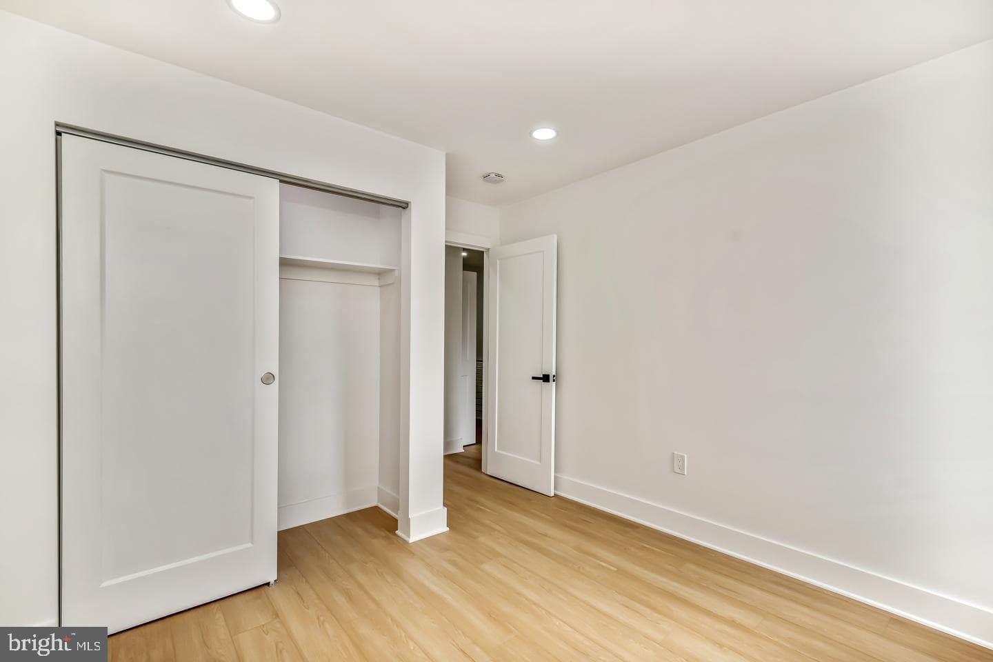 5640 Wyndale Avenue photo 10