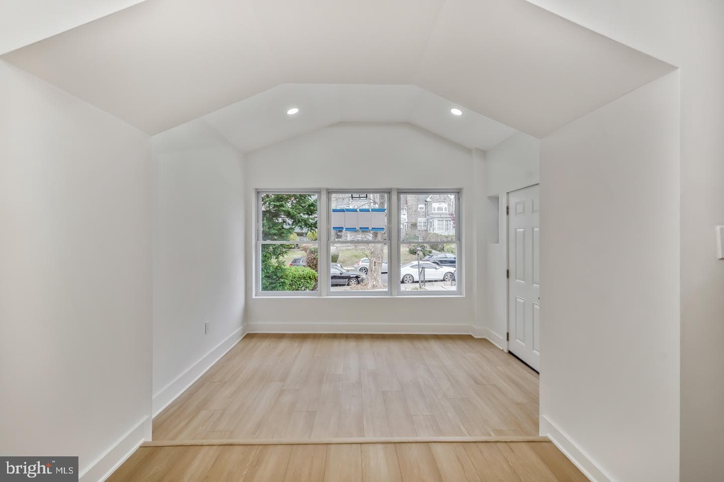 5640 Wyndale Avenue photo 11