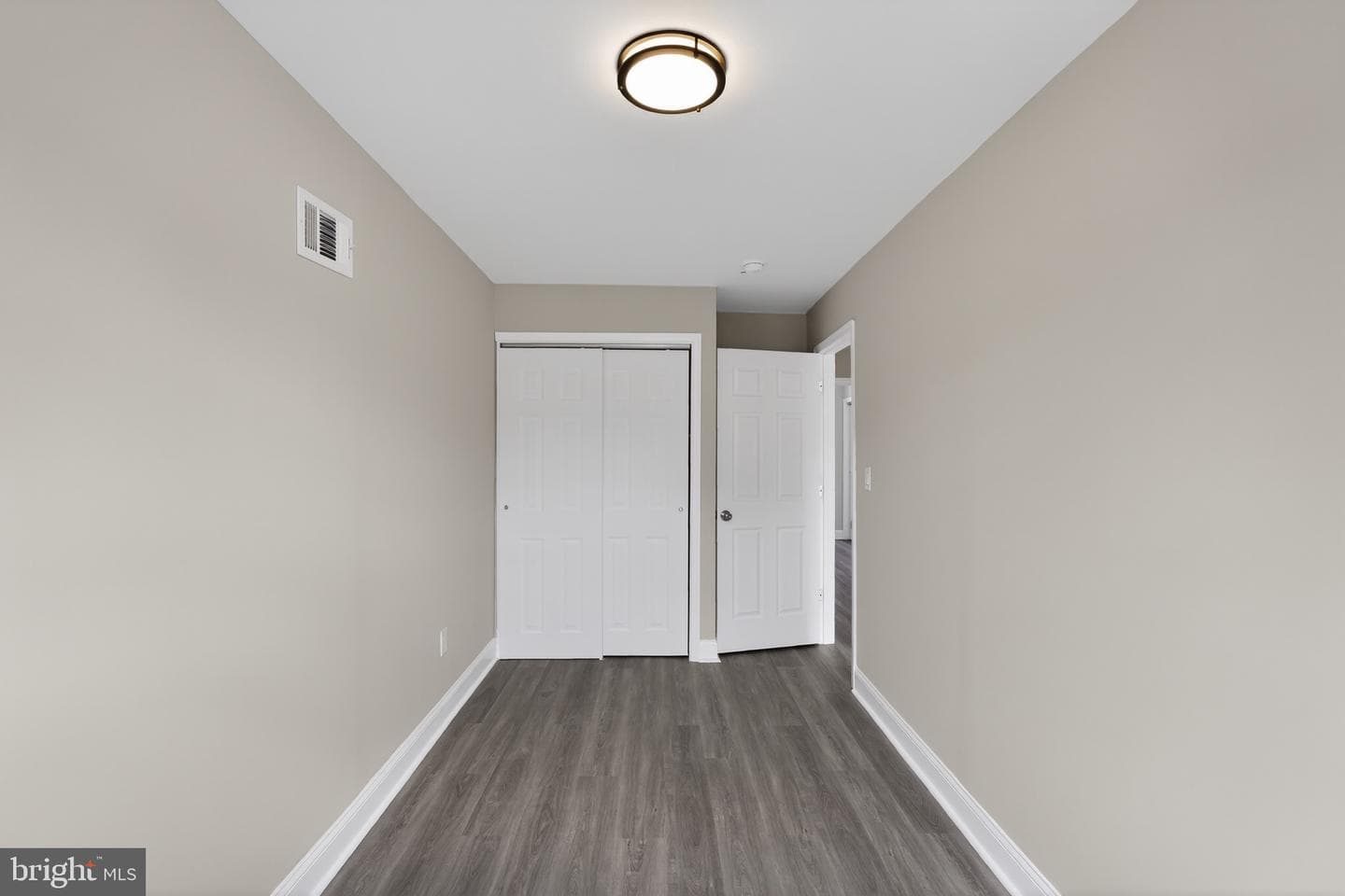 930 E Price Street photo 18