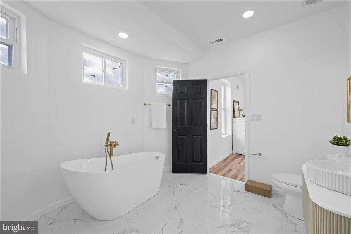 1021 S 60th Street photo 23