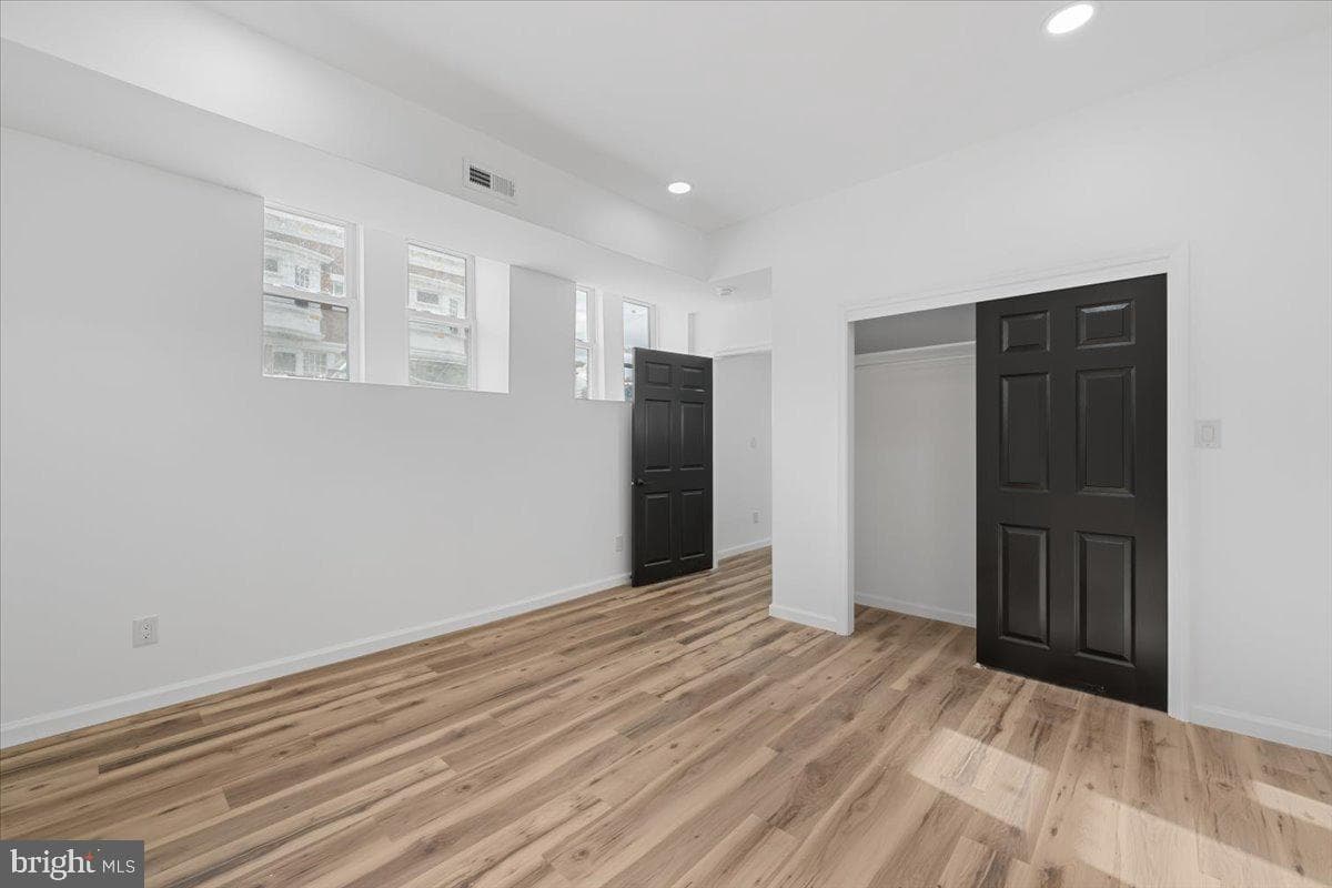 1021 S 60th Street photo 34