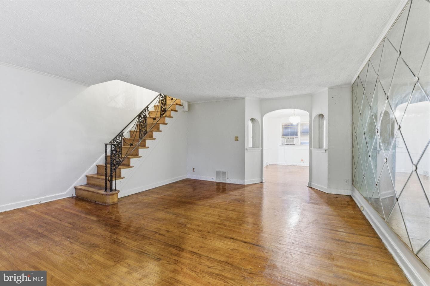 8266 Temple Road photo 3