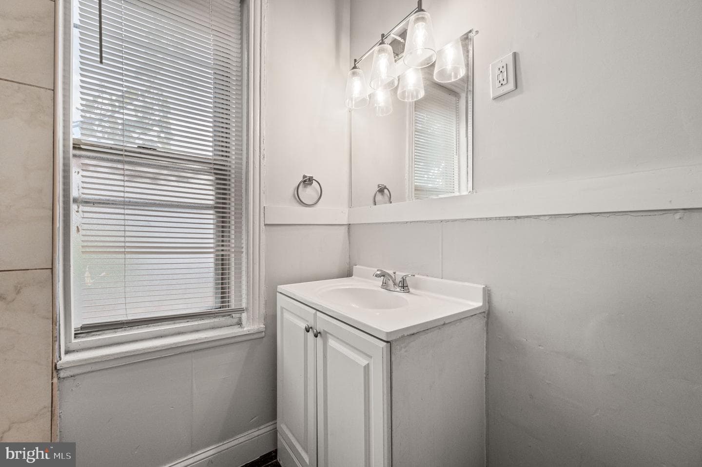 3103 N Croskey Street photo 12