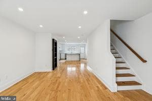 436 Brown Street photo 3